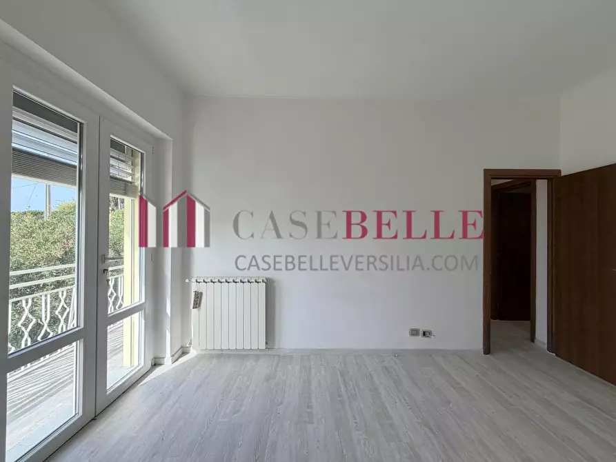 Immagine 61 di Villa in vendita  a Massarosa