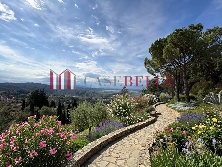 Immagine 113 di Villa in vendita  a Massarosa