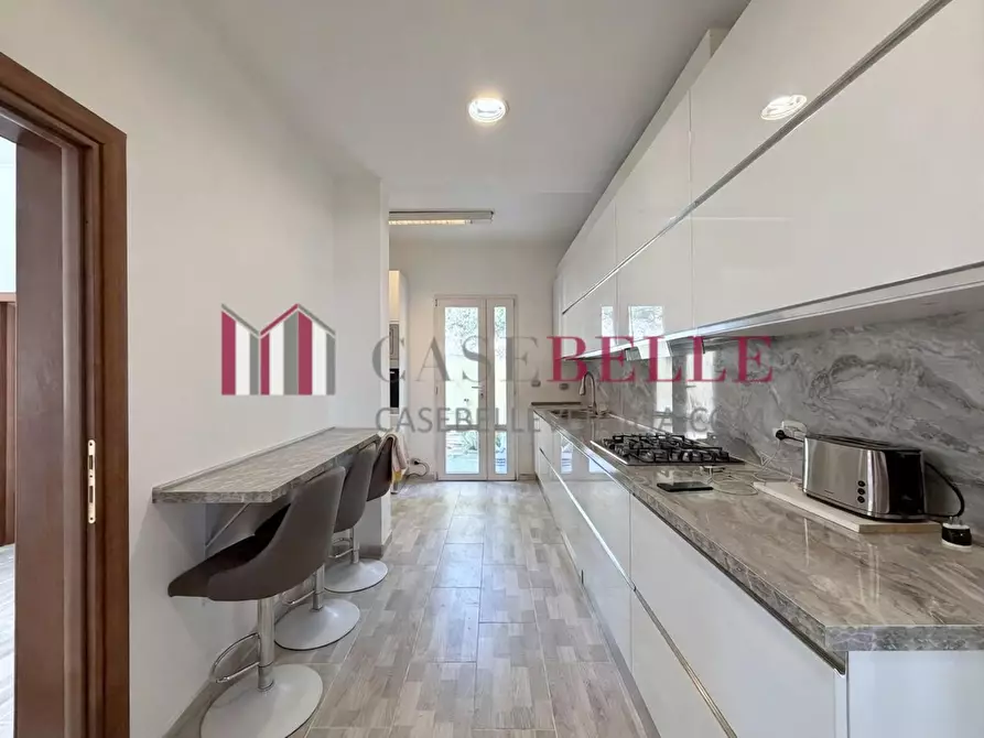 Immagine 11 di Villa in vendita  a Massarosa