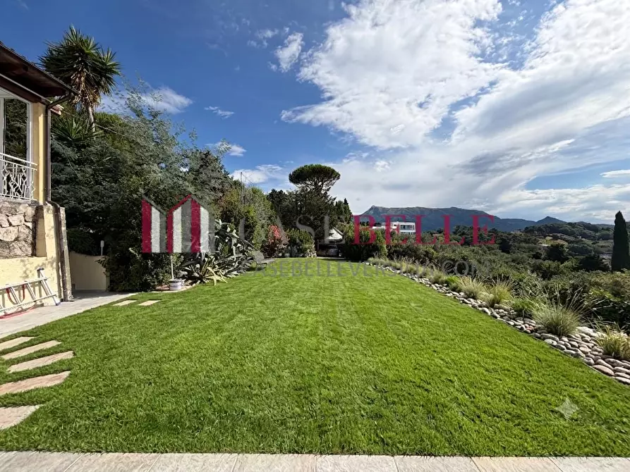 Immagine 112 di Villa in vendita  a Massarosa