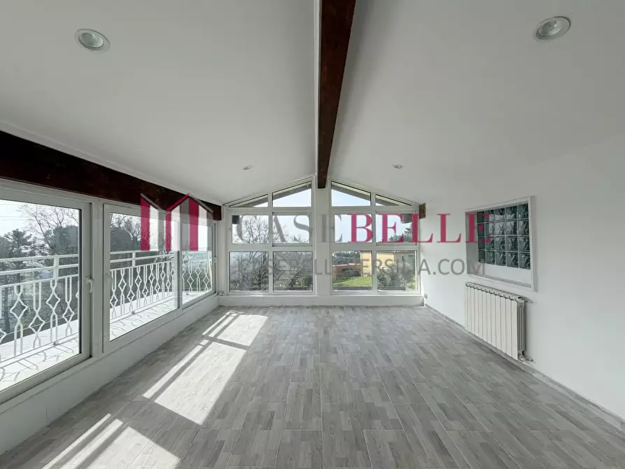 Immagine 80 di Villa in vendita  a Massarosa