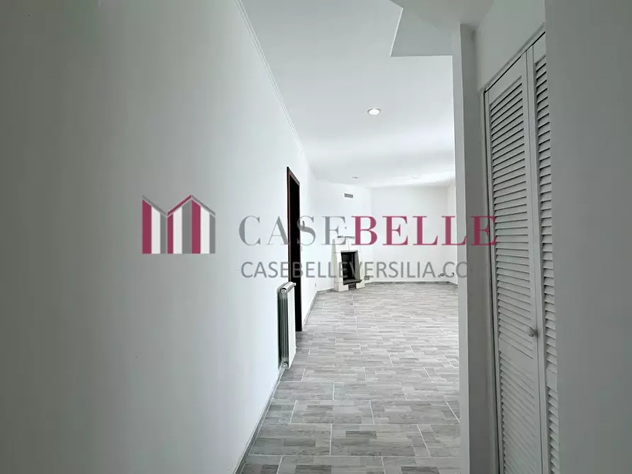 Immagine 4 di Villa in vendita  a Massarosa