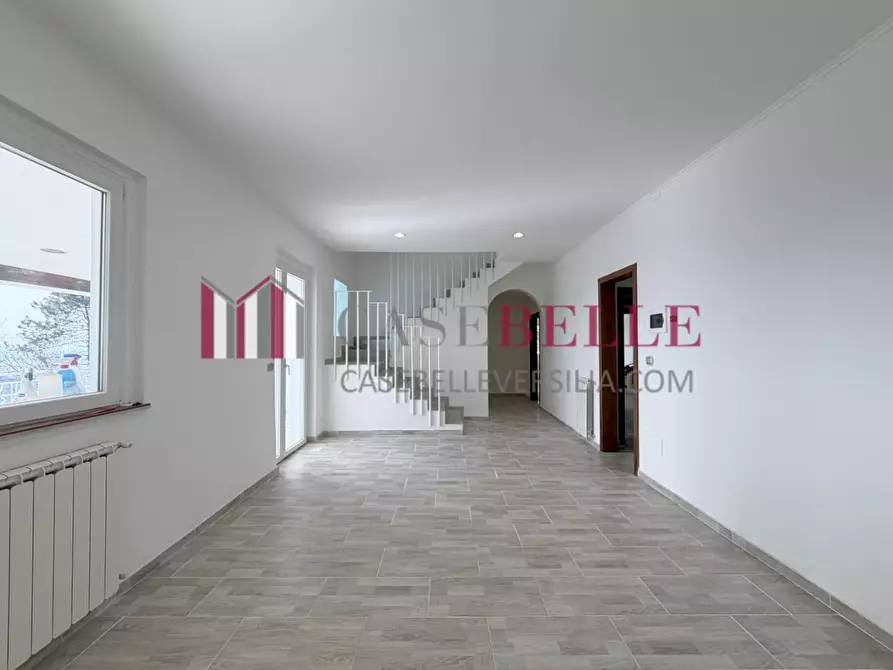 Immagine 7 di Villa in vendita  a Massarosa