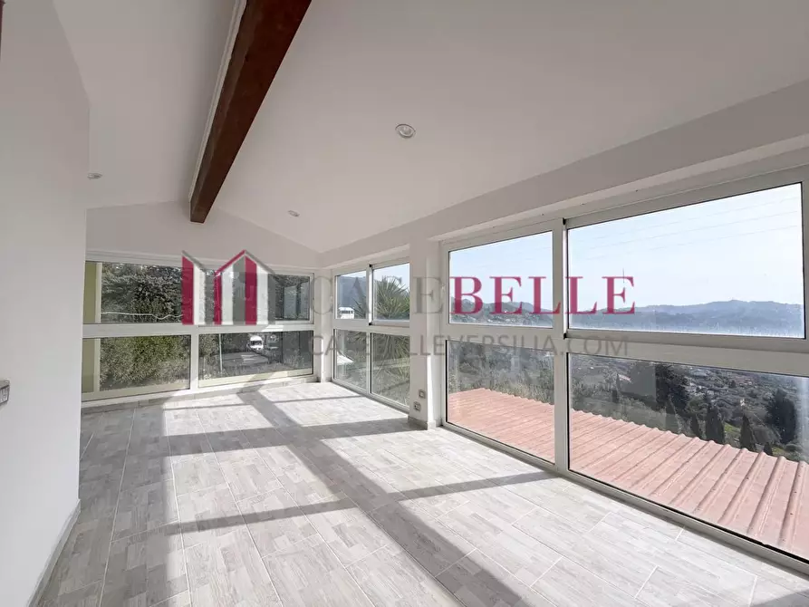 Immagine 43 di Villa in vendita  a Massarosa