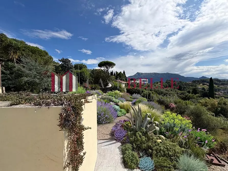 Immagine 110 di Villa in vendita  a Massarosa