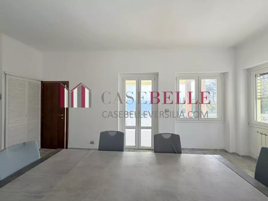 Immagine 27 di Villa in vendita  a Massarosa