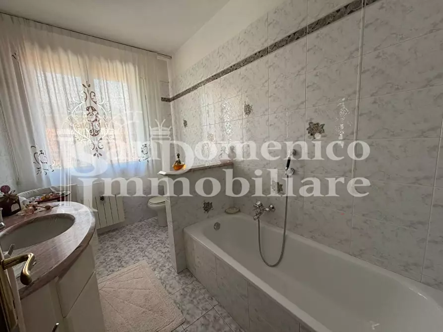 Immagine 25 di Villa in vendita  a Cascina