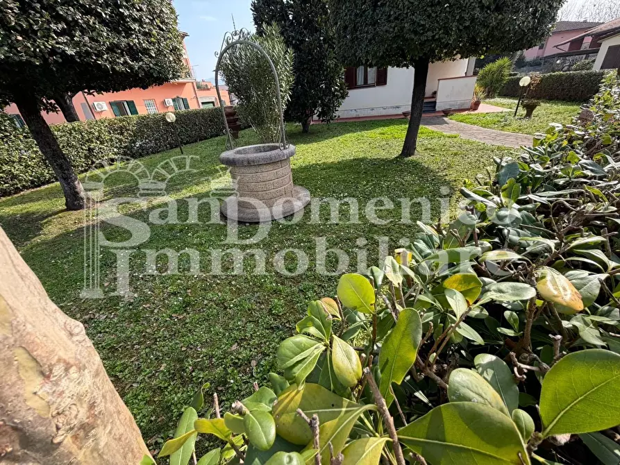 Immagine 4 di Villa in vendita  a Cascina