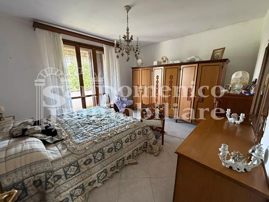 Immagine 17 di Villa in vendita  a Cascina