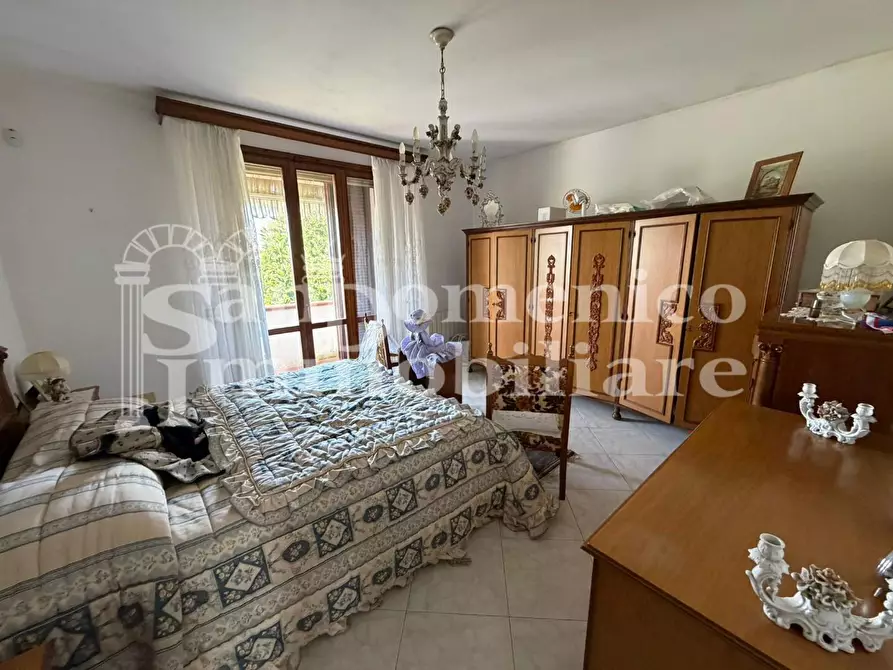 Immagine 28 di Villa in vendita  a Cascina