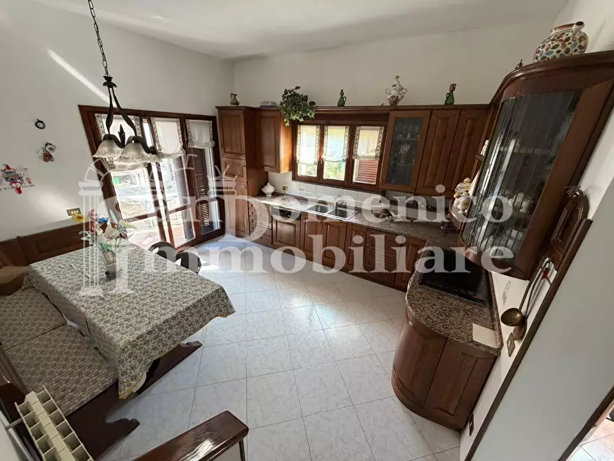 Immagine 6 di Villa in vendita  a Cascina