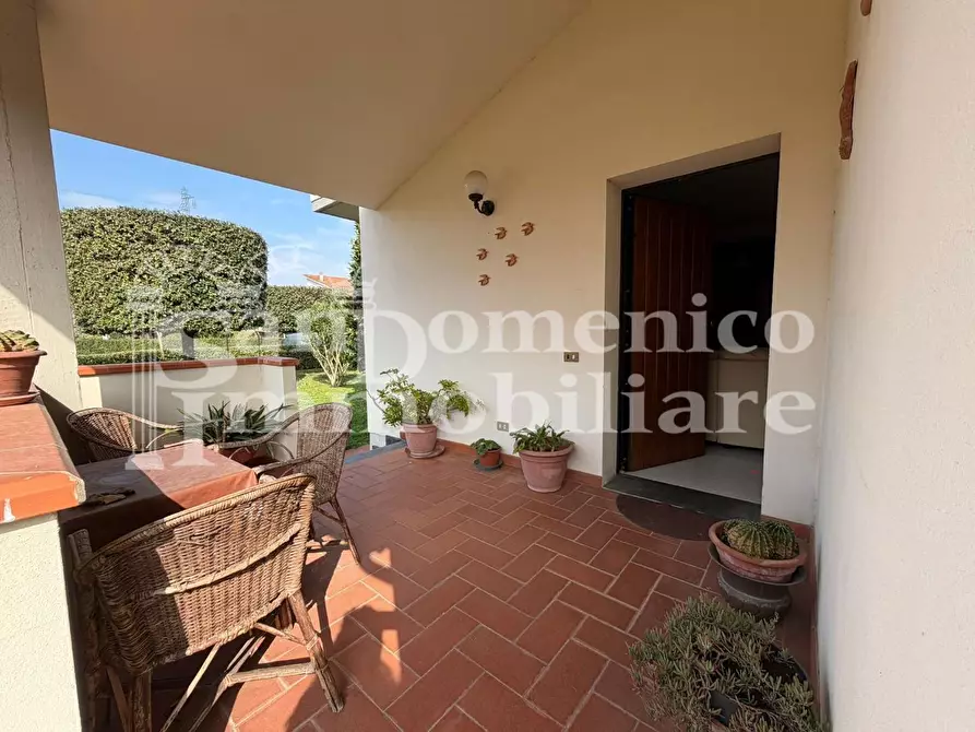 Immagine 2 di Villa in vendita  a Cascina