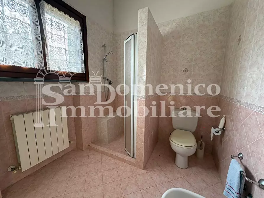 Immagine 11 di Villa in vendita  a Cascina