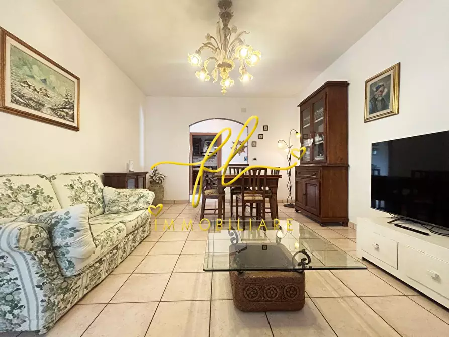 Immagine 2 di Appartamento in vendita  a Cecina