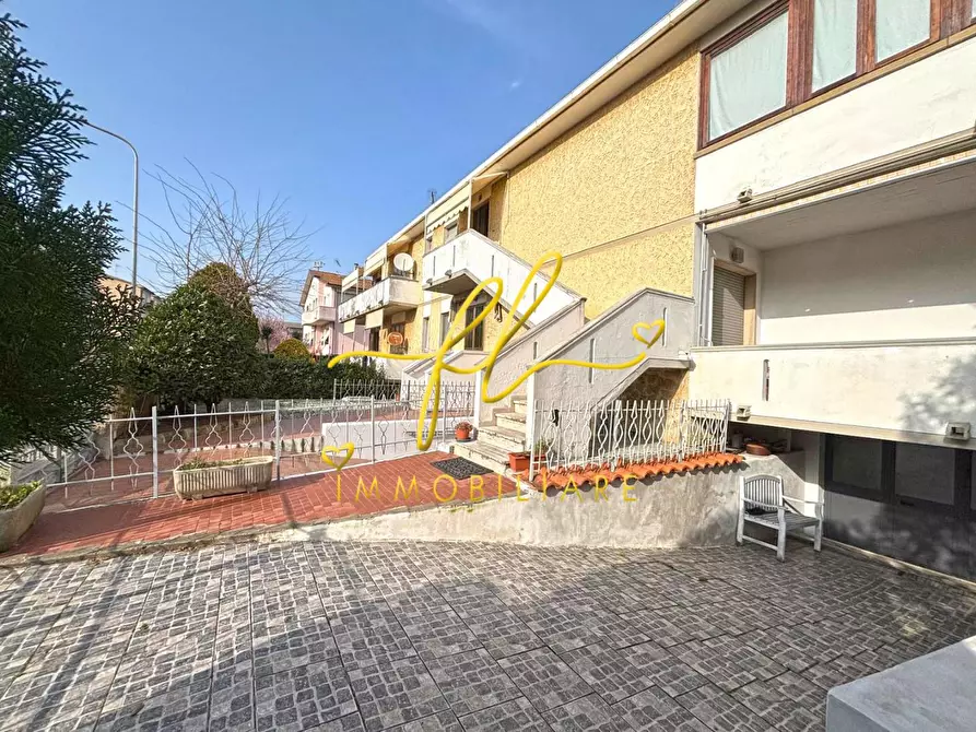 Immagine 25 di Appartamento in vendita  a Cecina