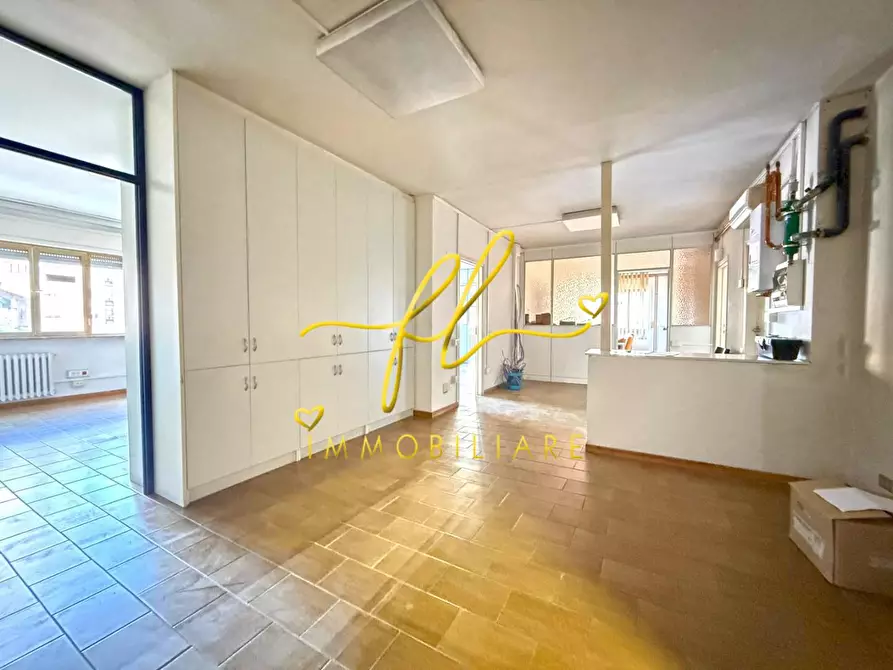 Immagine 1 di Ufficio in affitto  a Cecina