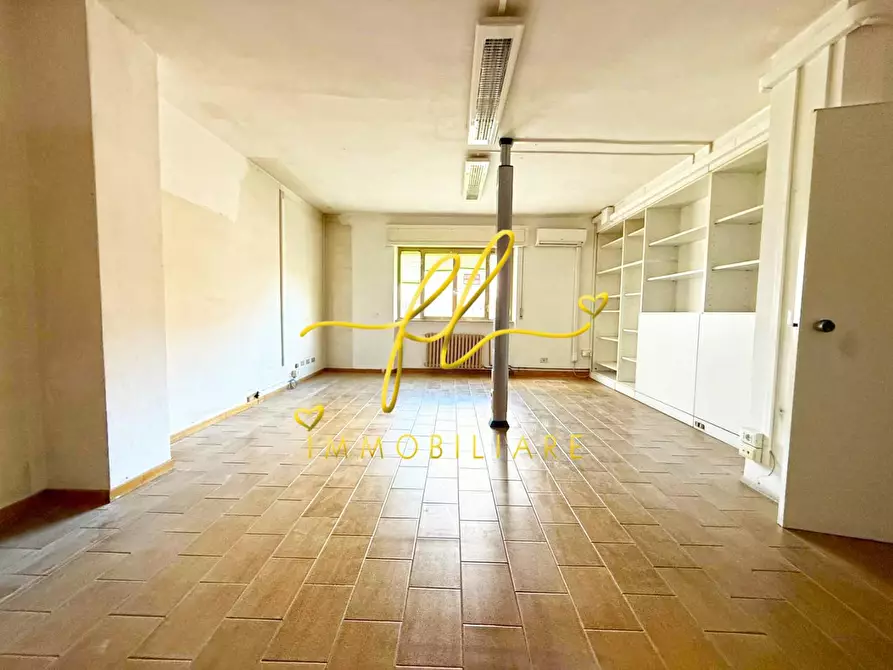 Immagine 2 di Ufficio in affitto  a Cecina