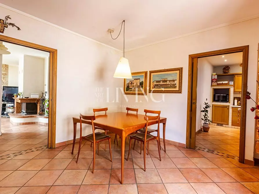 Immagine 9 di Villa in vendita  a Massarosa