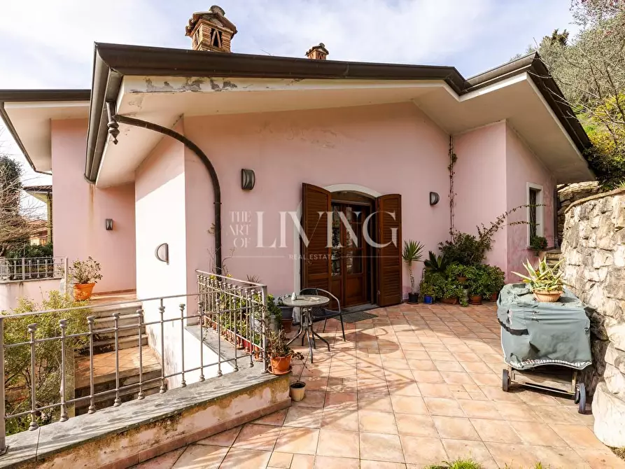Immagine 24 di Villa in vendita  a Massarosa