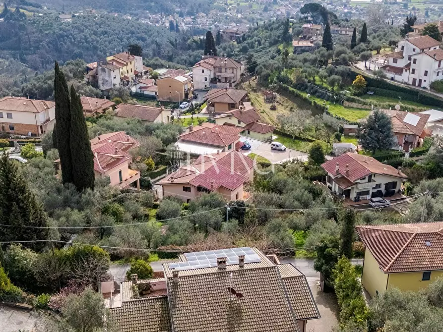 Immagine 3 di Villa in vendita  a Massarosa