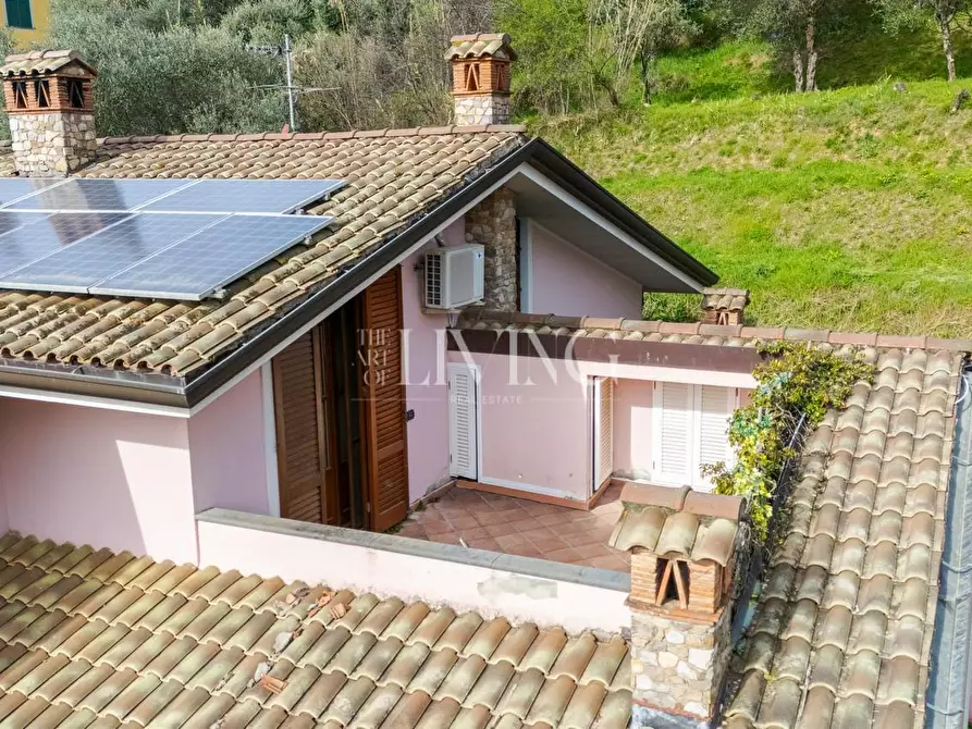 Immagine 17 di Villa in vendita  a Massarosa