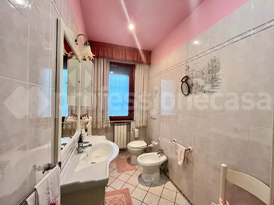 Immagine 16 di Appartamento in vendita  a Santa Maria A Monte