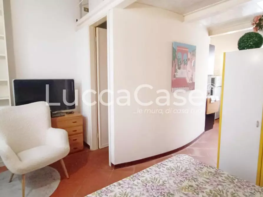 Immagine 3 di Appartamento in vendita  a Lucca