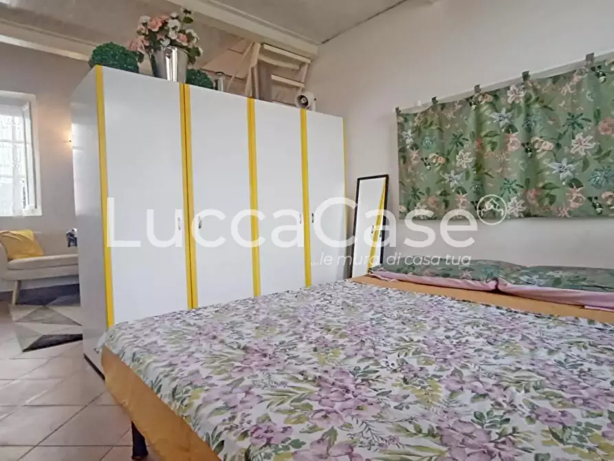 Immagine 4 di Appartamento in vendita  a Lucca