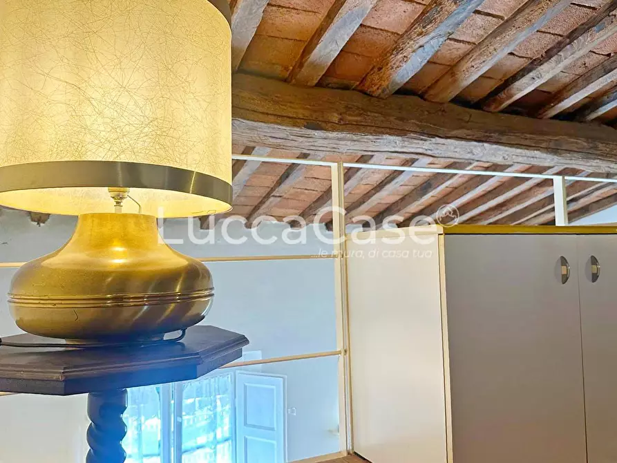 Immagine 16 di Appartamento in vendita  a Lucca