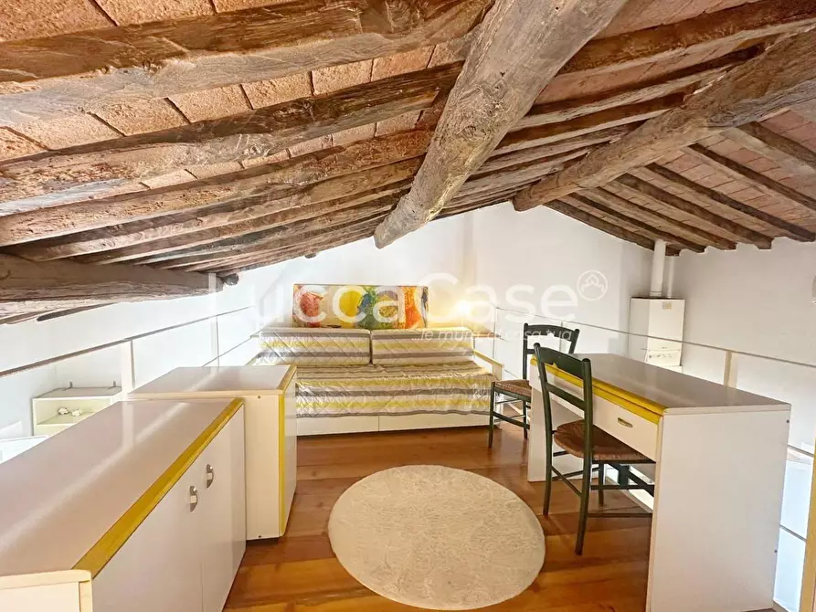 Immagine 13 di Appartamento in vendita  a Lucca
