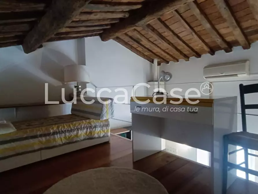 Immagine 9 di Appartamento in vendita  a Lucca