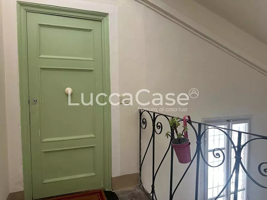 Immagine 25 di Appartamento in vendita  a Lucca