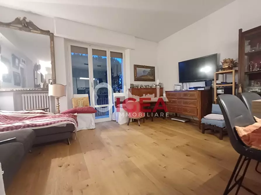 Immagine 1 di Appartamento in vendita  a Siena