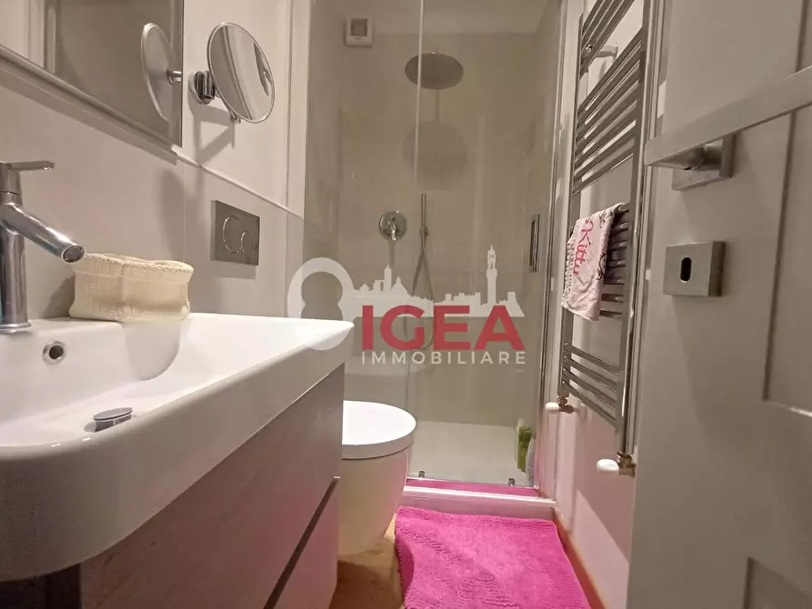 Immagine 21 di Appartamento in vendita  a Siena