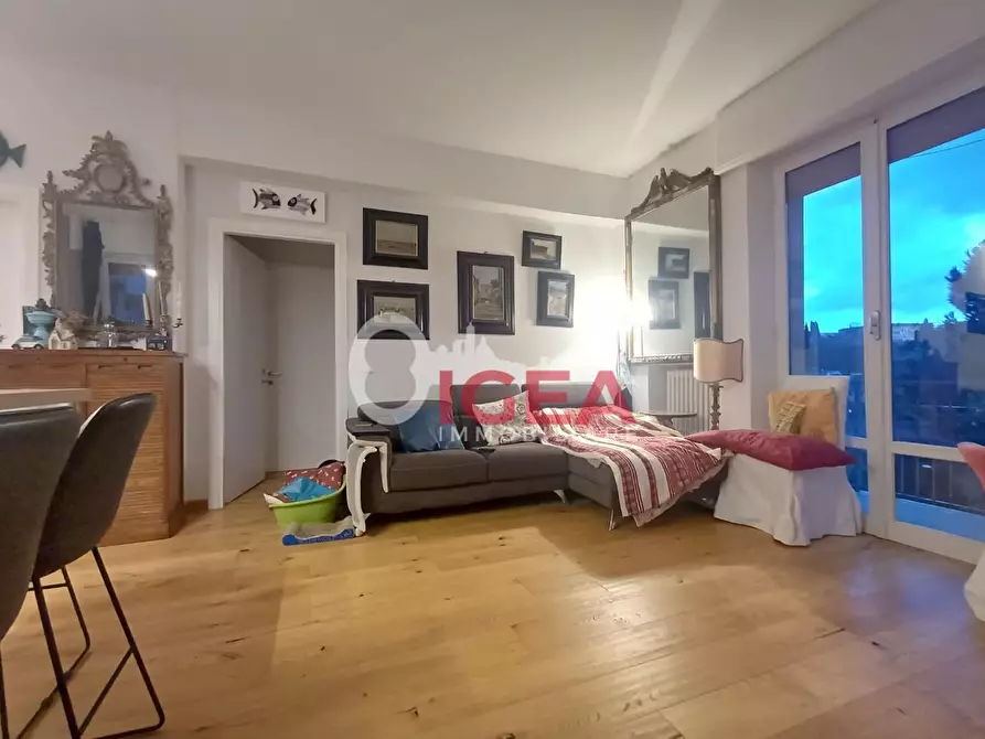 Immagine 11 di Appartamento in vendita  a Siena