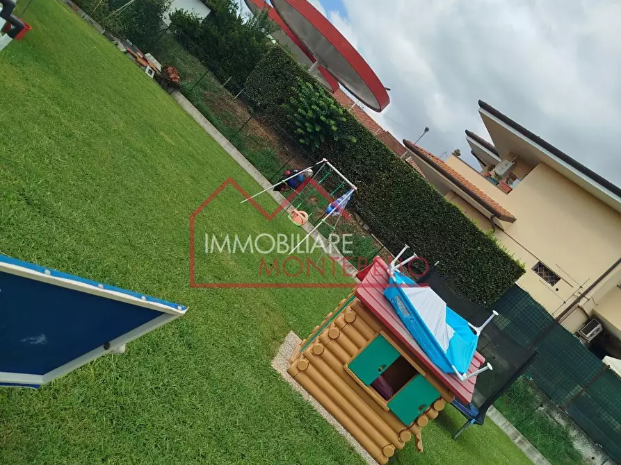 Immagine 13 di Villetta a schiera in vendita  a Massarosa