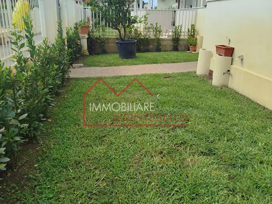 Immagine 7 di Villetta a schiera in vendita  a Massarosa