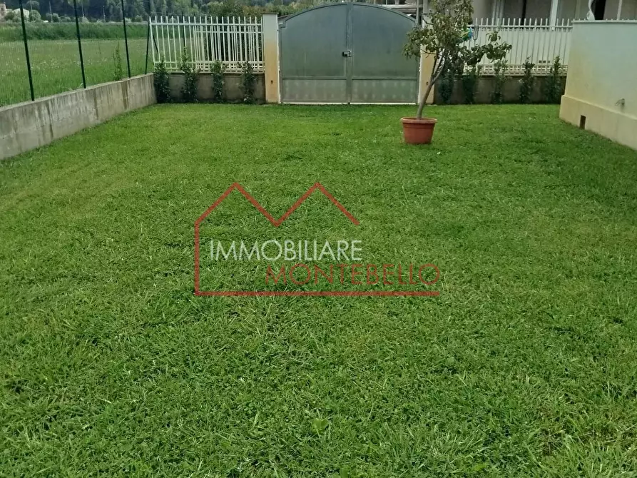 Immagine 10 di Villetta a schiera in vendita  a Massarosa