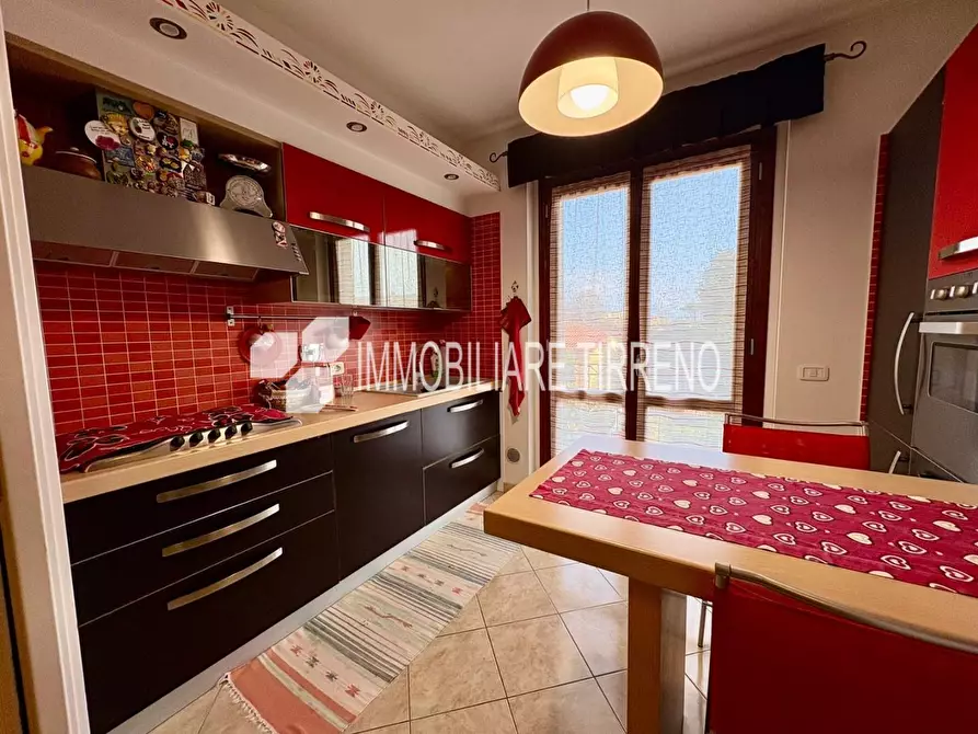 Immagine 4 di Appartamento in vendita  a Massa