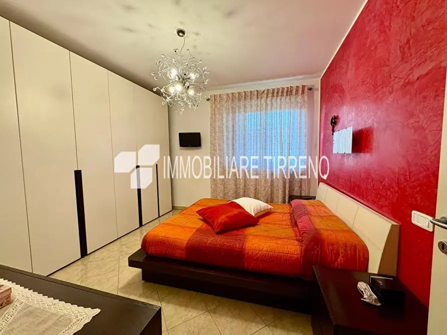 Immagine 10 di Appartamento in vendita  a Massa