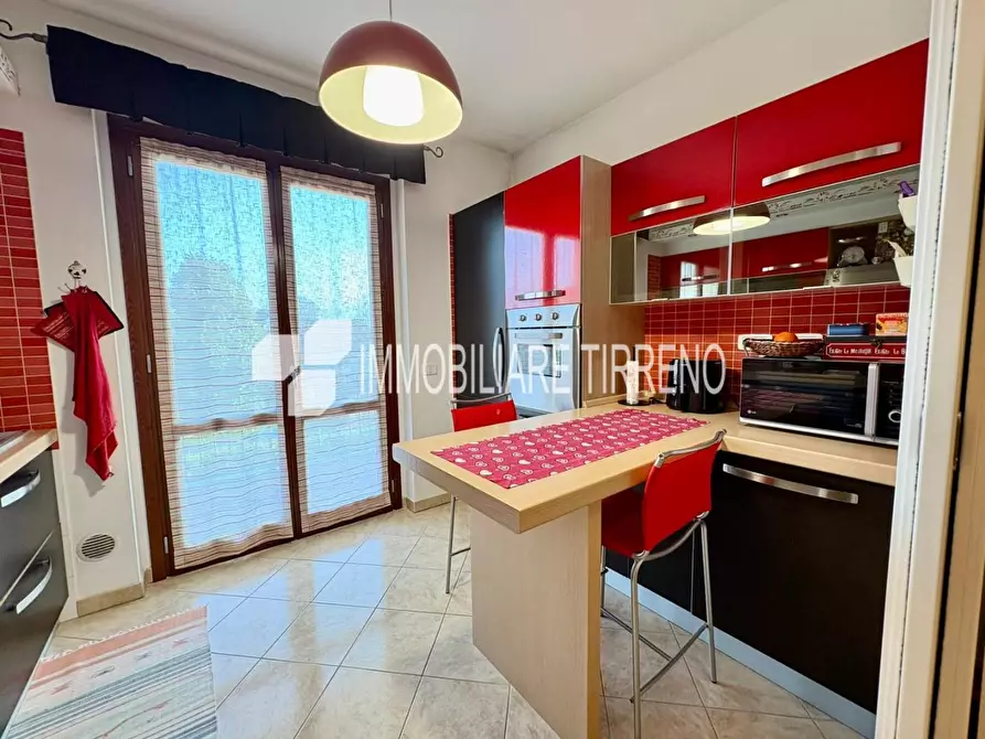 Immagine 3 di Appartamento in vendita  a Massa