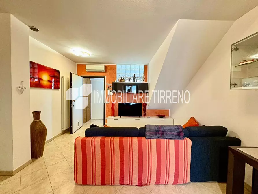 Immagine 6 di Appartamento in vendita  a Massa