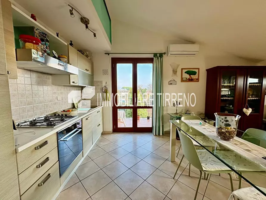 Immagine 17 di Appartamento in vendita  a Massa