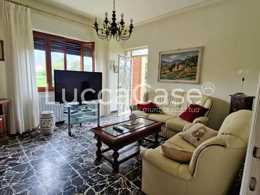 Immagine 43 di Casa indipendente in vendita  a Lucca