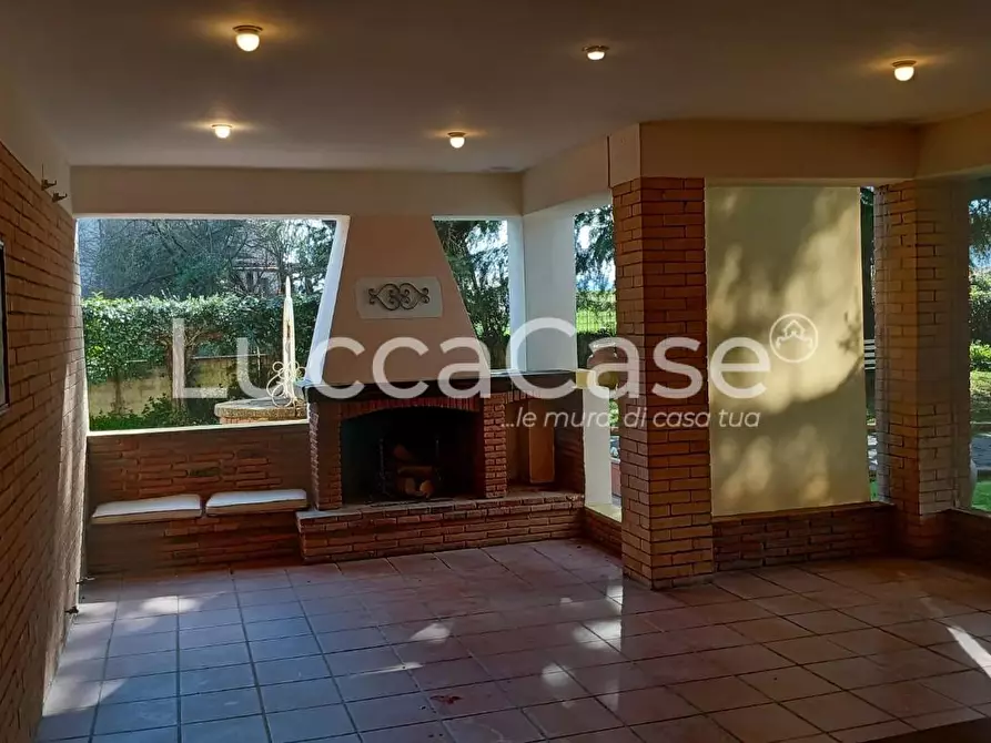 Immagine 9 di Casa indipendente in vendita  a Lucca