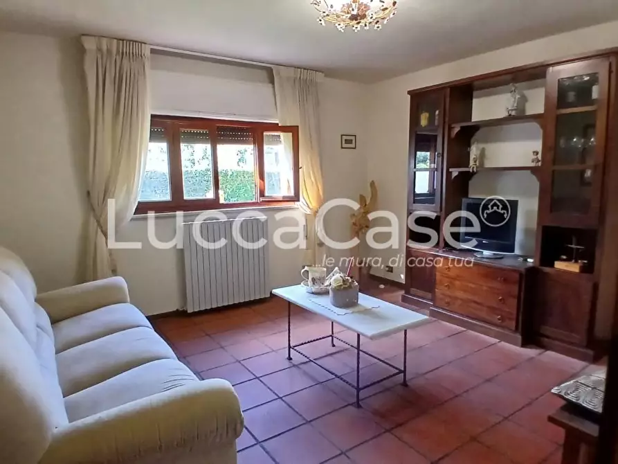 Immagine 13 di Casa indipendente in vendita  a Lucca