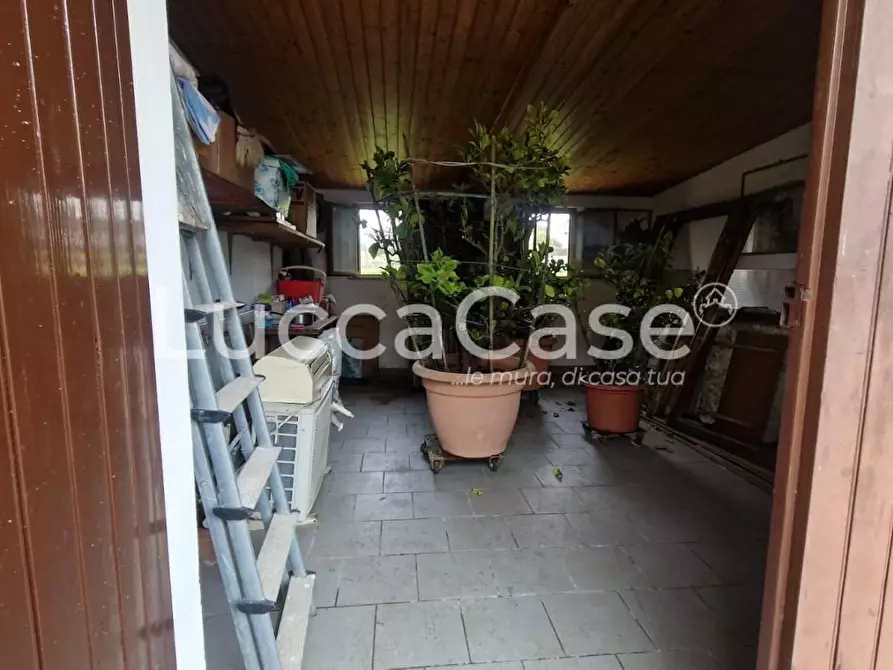 Immagine 35 di Casa indipendente in vendita  a Lucca