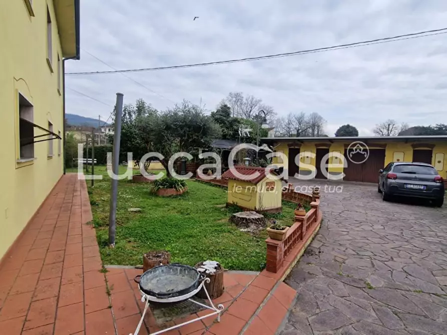 Immagine 31 di Casa indipendente in vendita  a Lucca