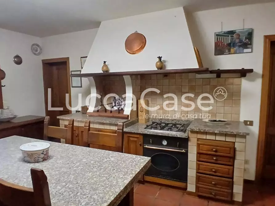 Immagine 12 di Casa indipendente in vendita  a Lucca