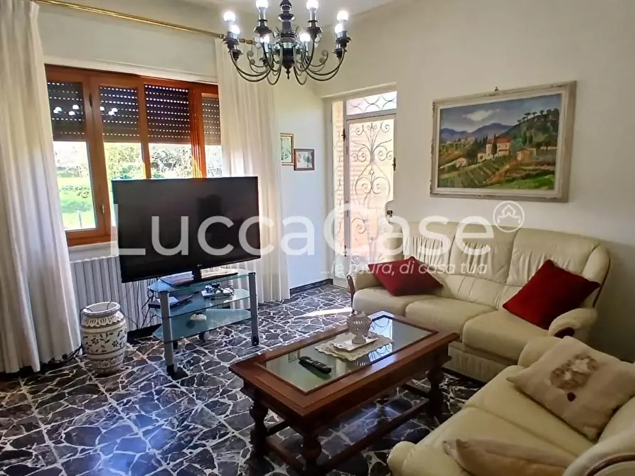 Immagine 23 di Casa indipendente in vendita  a Lucca